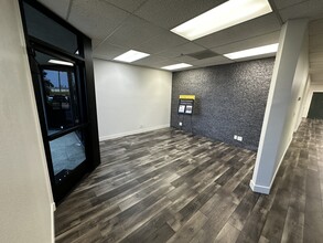 350 S Crenshaw Blvd, Torrance, CA for lease Building Photo- Image 2 of 6