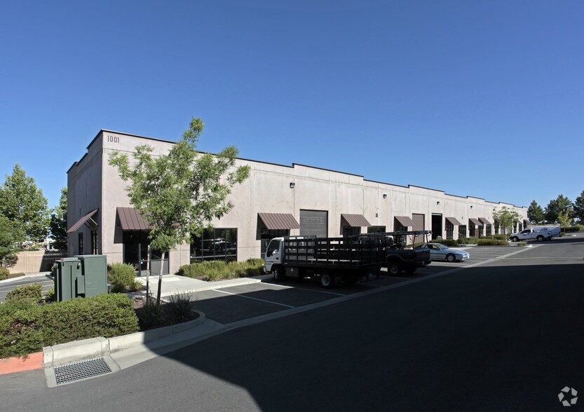 1001 Nichols Dr, Rocklin, CA à louer - Photo du bâtiment - Image 2 de 12