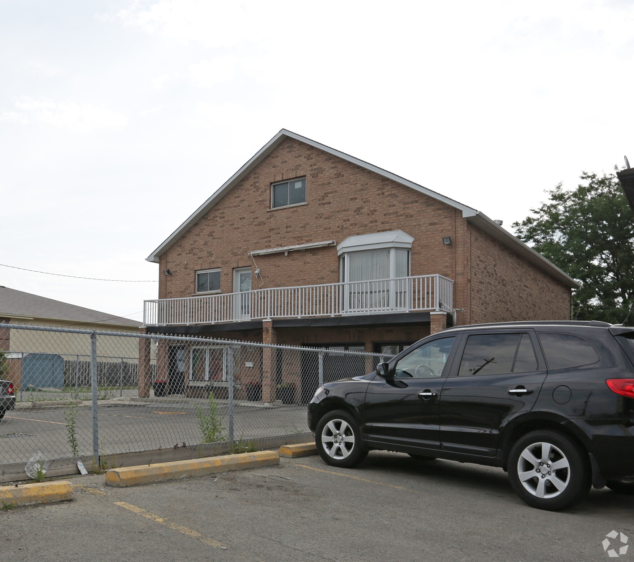 300-302 Gray Rd, Hamilton, ON for sale Primary Photo- Image 1 of 1