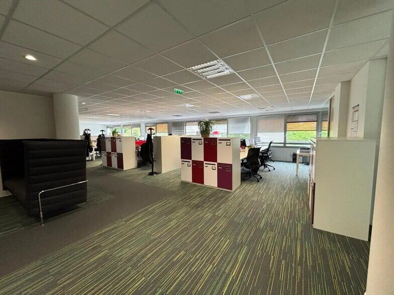 Bureau dans Maisons-Alfort à louer - Photo du bâtiment - Image 2 de 5