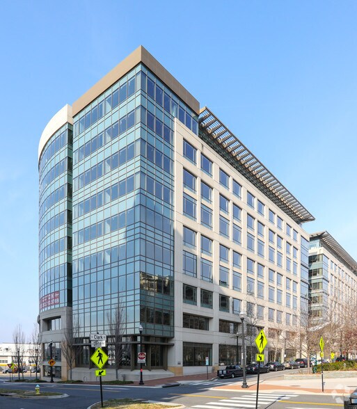 3550 S Clark St, Arlington, VA à vendre - Photo du bâtiment - Image 3 de 19