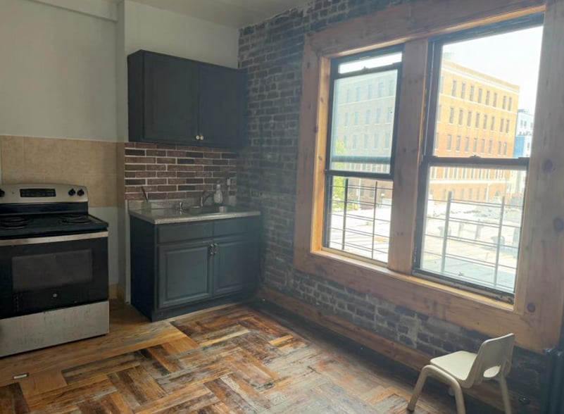 2334 Tiebout Ave, Bronx, NY for sale - Interior Photo - Image 2 of 7