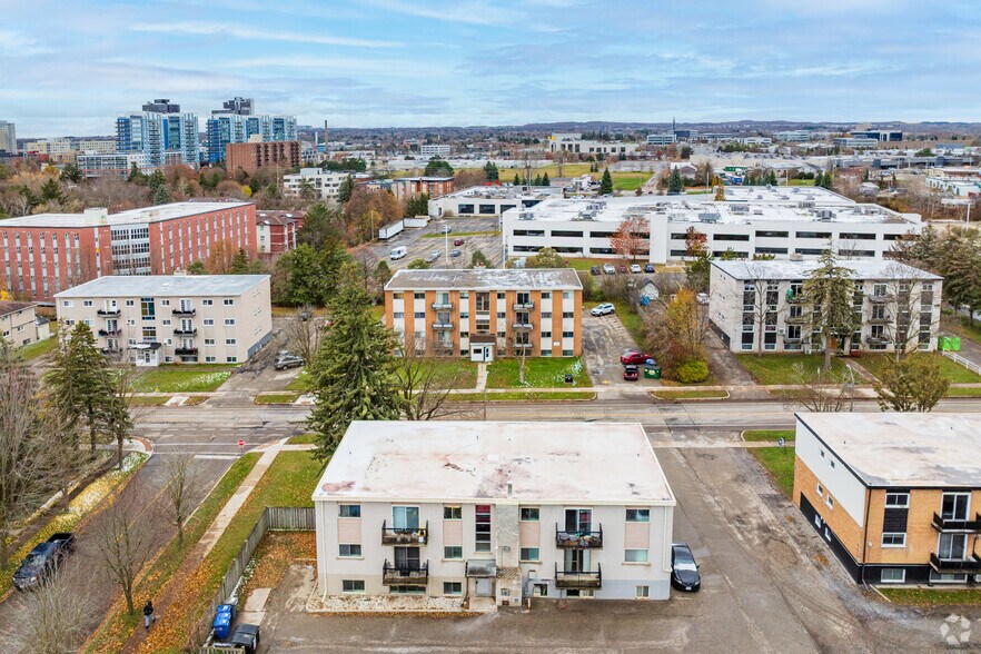 406 Hazel St, Waterloo, ON à vendre - Aérien - Image 2 de 2