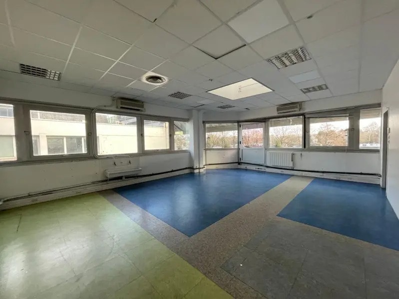 22 Quai Du President Carnot, Saint-Cloud for sale Interior Photo- Image 1 of 1