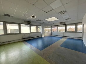 22 Quai Du President Carnot, Saint-Cloud for sale Interior Photo- Image 1 of 1