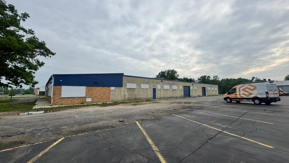 2429 N Burdick St, Kalamazoo, MI for sale - Building Photo - Image 2 of 12