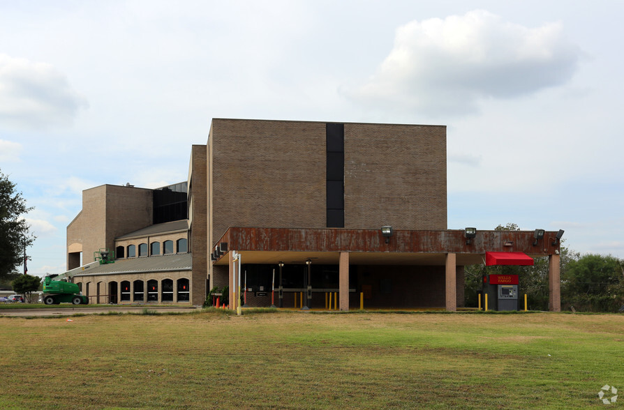 700 N Wells St, Edna, TX for sale - Primary Photo - Image 1 of 1