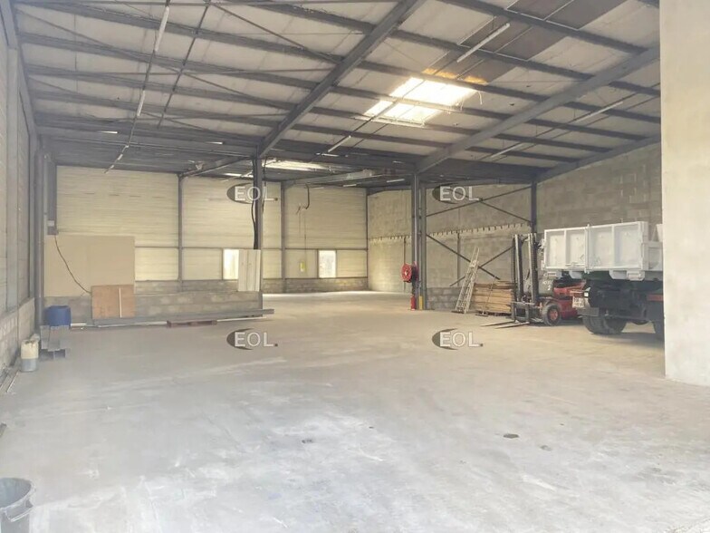 Industriel dans Toussieu à louer - Photo intérieure - Image 2 de 8