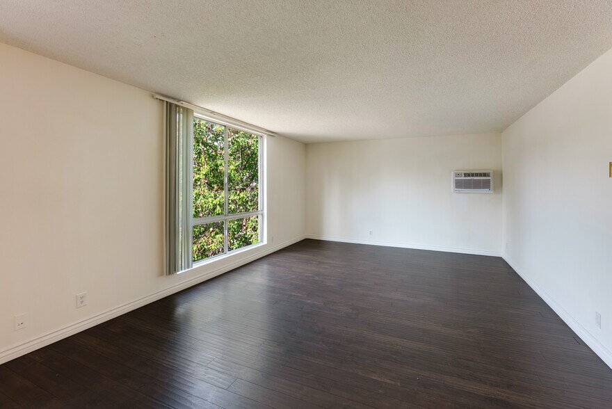 238 S La Fayette Park Pl, Los Angeles, CA à vendre - Photo du bâtiment - Image 2 de 5