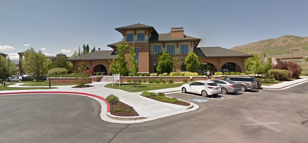 3340 N Center St, Lehi, UT à louer - Photo du bâtiment - Image 2 de 8