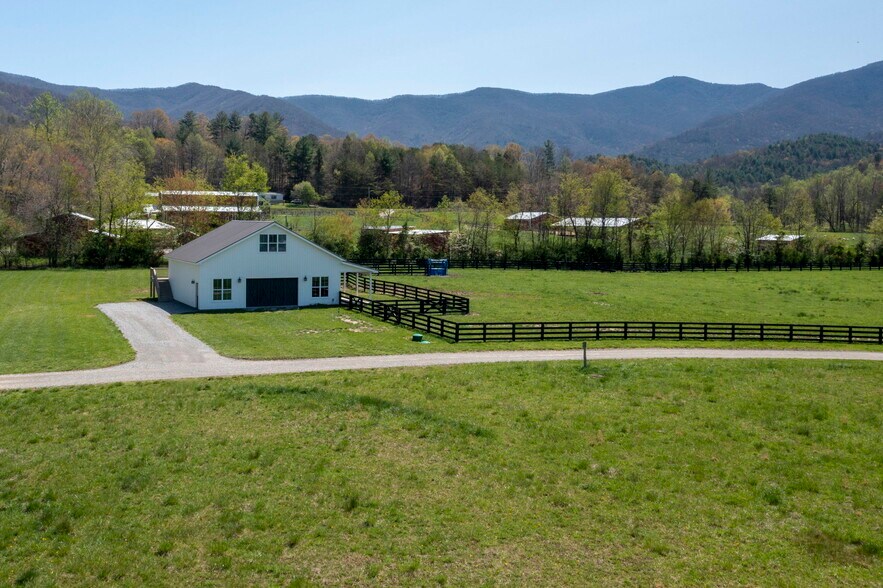 2811 Plottown rd, Young Harris, GA à vendre - Photo principale - Image 1 de 16