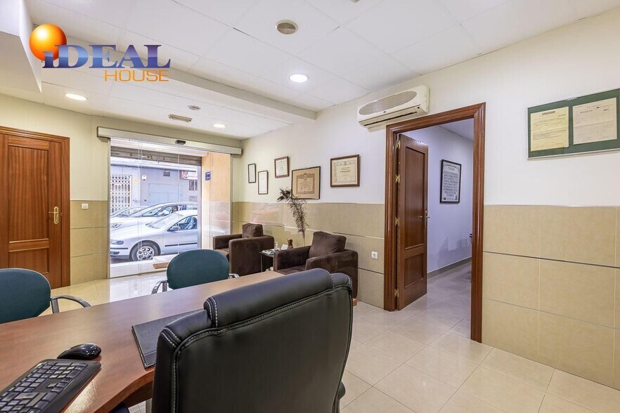 Office in Granada, Granada for sale - Interior Photo - Image 3 of 20