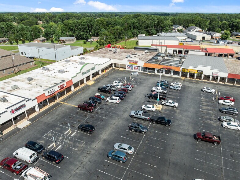 607 S Main St, King, NC à louer - Photo du bâtiment - Image 2 de 53