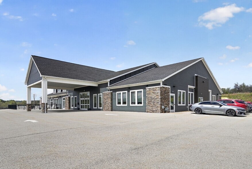 2115 Trebella Cir, Rostraver Township, PA à vendre - Photo du bâtiment - Image 3 de 8
