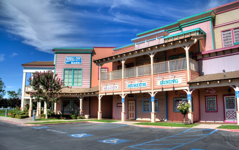 2800 Buck Owens Blvd, Bakersfield, CA à vendre - Photo du bâtiment - Image 2 de 8