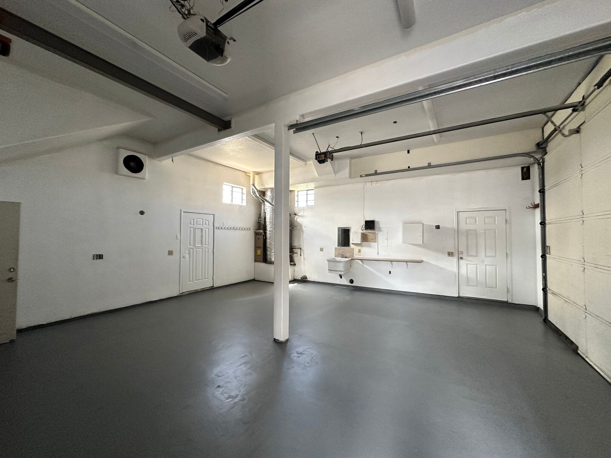 2125 S Broadway, Santa Maria, CA for lease Interior Photo- Image 1 of 3