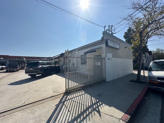 More details for 400-402 W Chevy Chase Dr, Glendale, CA - Industrial for Lease