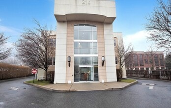 214 Wall St, Huntington, NY for lease Interior Photo- Image 1 of 27