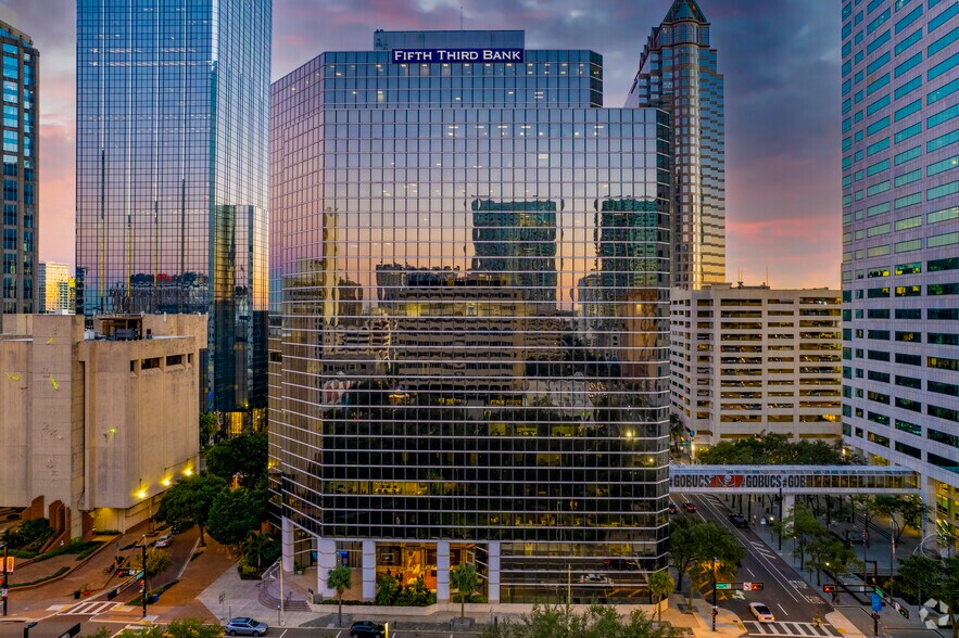 201 E Kennedy Blvd, Tampa, FL à louer - Photo du bâtiment - Image 2 de 26