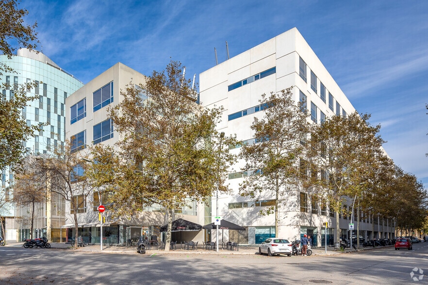 Office in Barcelona, Barcelona for sale - Primary Photo - Image 1 of 3