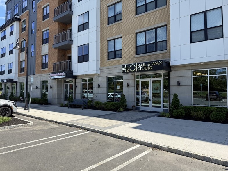 1 Legacy Pl, East Brunswick, NJ for lease - Building Photo - Image 3 of 7