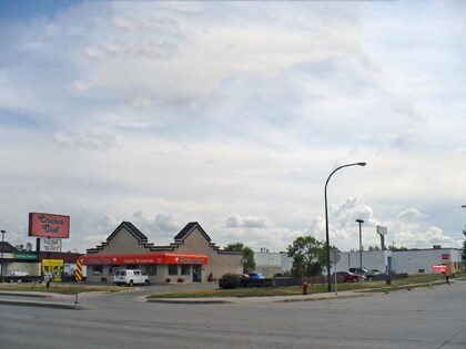 1130 Nairn Ave, Winnipeg, MB for sale Primary Photo- Image 1 of 1