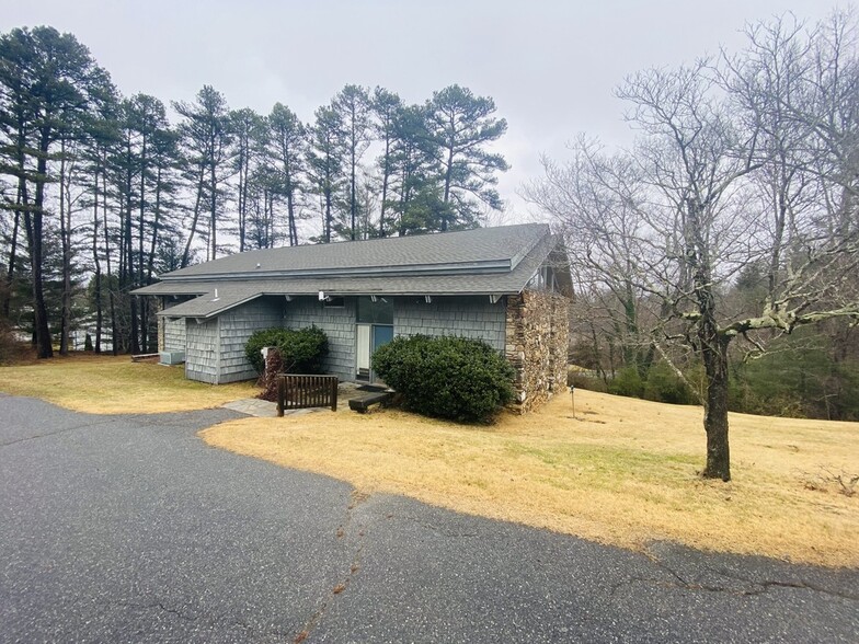 325 Aiken Rd, Asheville, NC for sale - Building Photo - Image 1 of 1