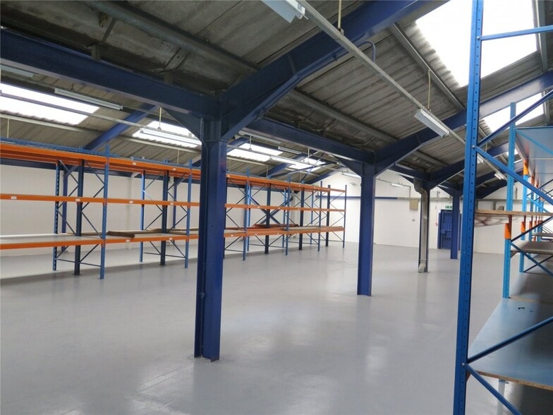 11 Key Hl, Hockley for lease - Interior Photo - Image 3 of 5