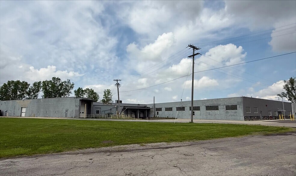 600 Fillmore St, Napoleon, OH à louer - Photo du bâtiment - Image 3 de 16