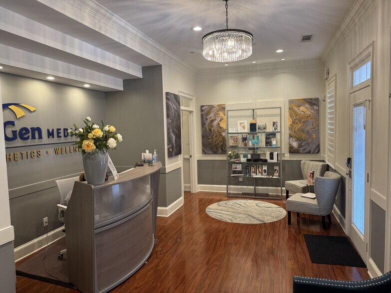 3535 Roswell Rd, Marietta, GA à louer - Photo du bâtiment - Image 3 de 16