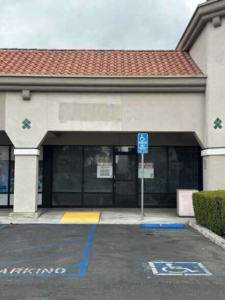 7810-7932 Norwalk Blvd, Whittier, CA à louer - Photo du bâtiment - Image 3 de 12