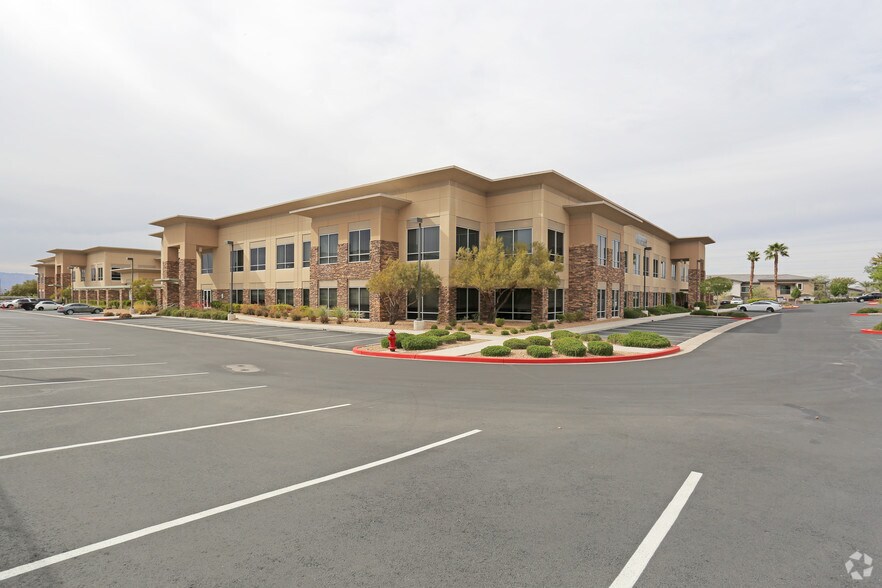 871 Coronado Center Dr, Henderson, NV à louer - Photo du bâtiment - Image 2 de 10