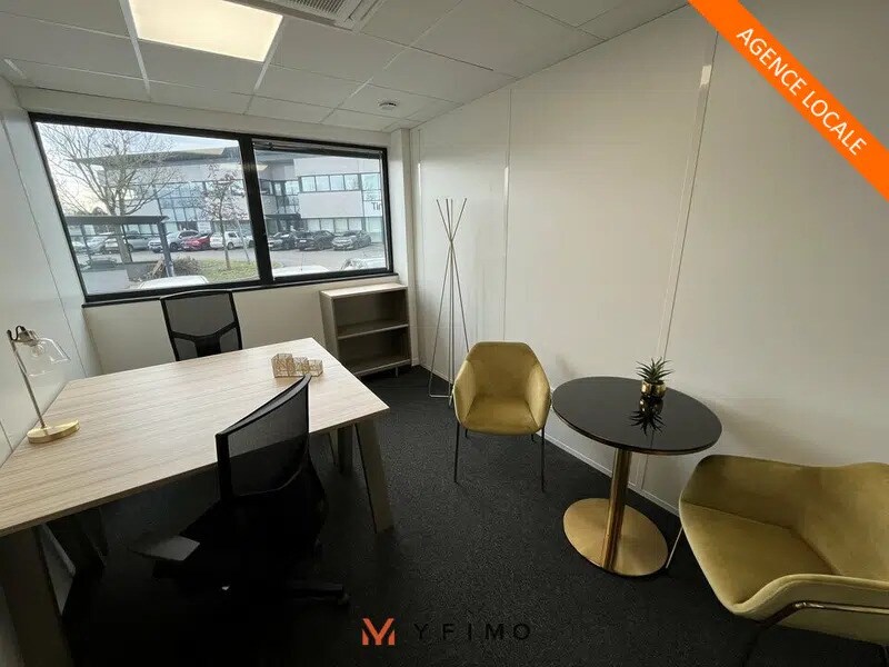 Office in Élancourt for lease Interior Photo- Image 1 of 5