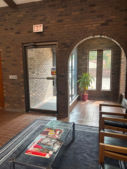 608 N Wayne Rd, Westland, MI for sale - Building Photo - Image 2 of 17