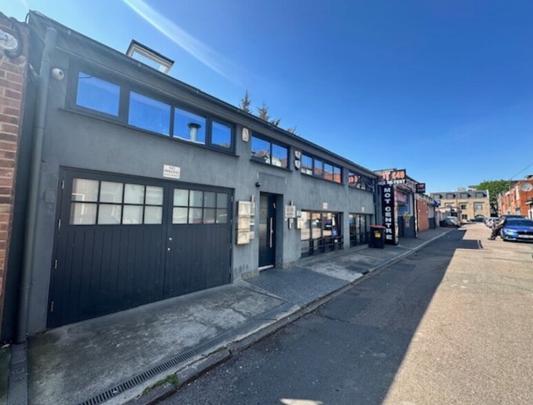 12-16 Portsdown Mews, London for lease - Primary Photo - Image 1 of 2