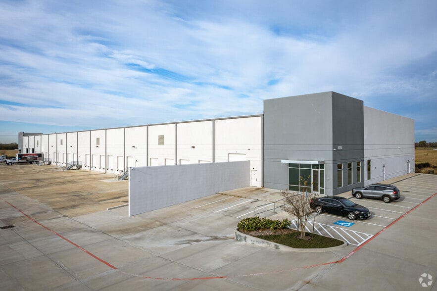 5002 Business Park Dr, Rosenberg, TX for lease - Primary Photo - Image 1 of 9