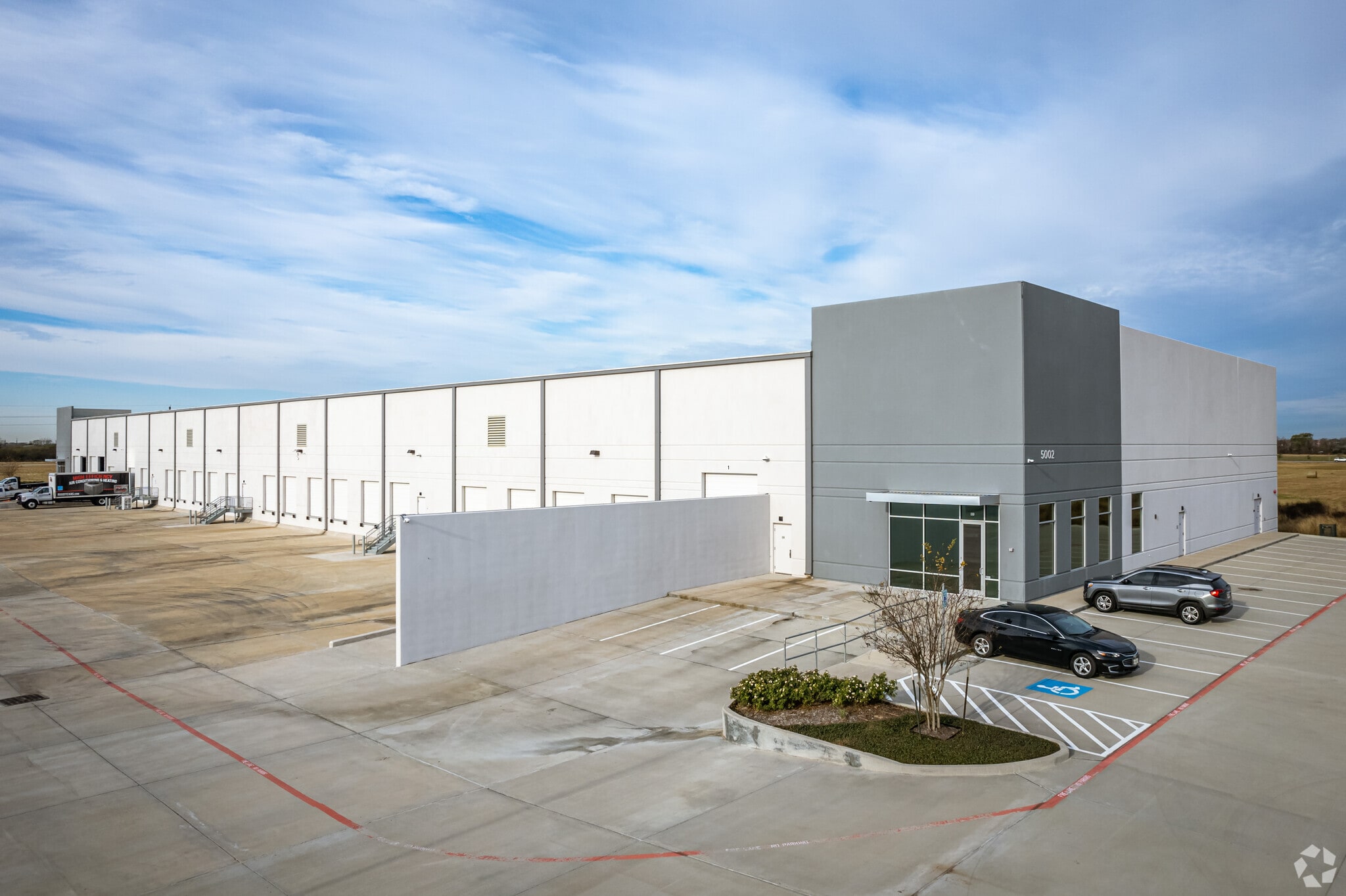 5002 Business Park Dr, Rosenberg, TX for lease Primary Photo- Image 1 of 10