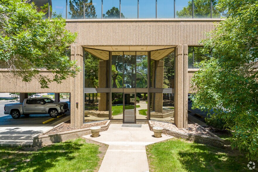 9725 E Hampden Ave, Denver, CO à louer - Photo du bâtiment - Image 2 de 23
