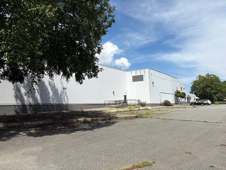 1207 W Bridge St, Spring City, PA for lease - Building Photo - Image 2 of 21