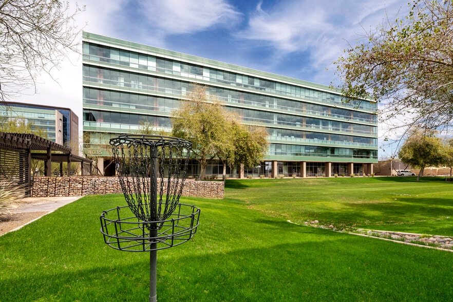 4035 S Riverpoint Pky, Phoenix, AZ for sale - Primary Photo - Image 1 of 15