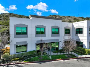 232 Avenida Fabricante, San Clemente, CA for lease Interior Photo- Image 1 of 4