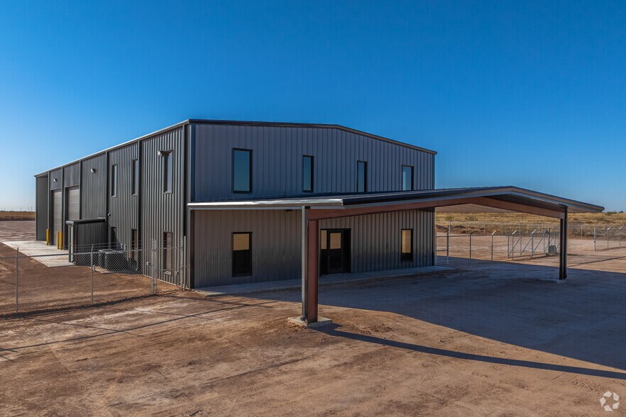 4700 E CR 134, Midland, TX à louer - Photo du bâtiment - Image 1 de 14