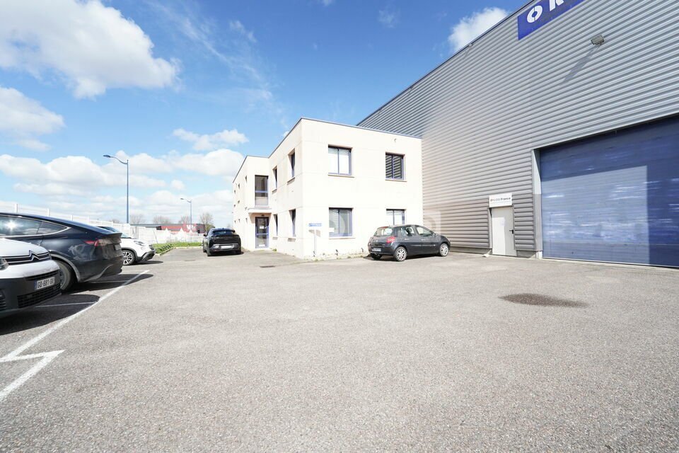 33 Impasse Vue Du Ciel, Colombier-Saugnieu for lease Building Photo- Image 1 of 12