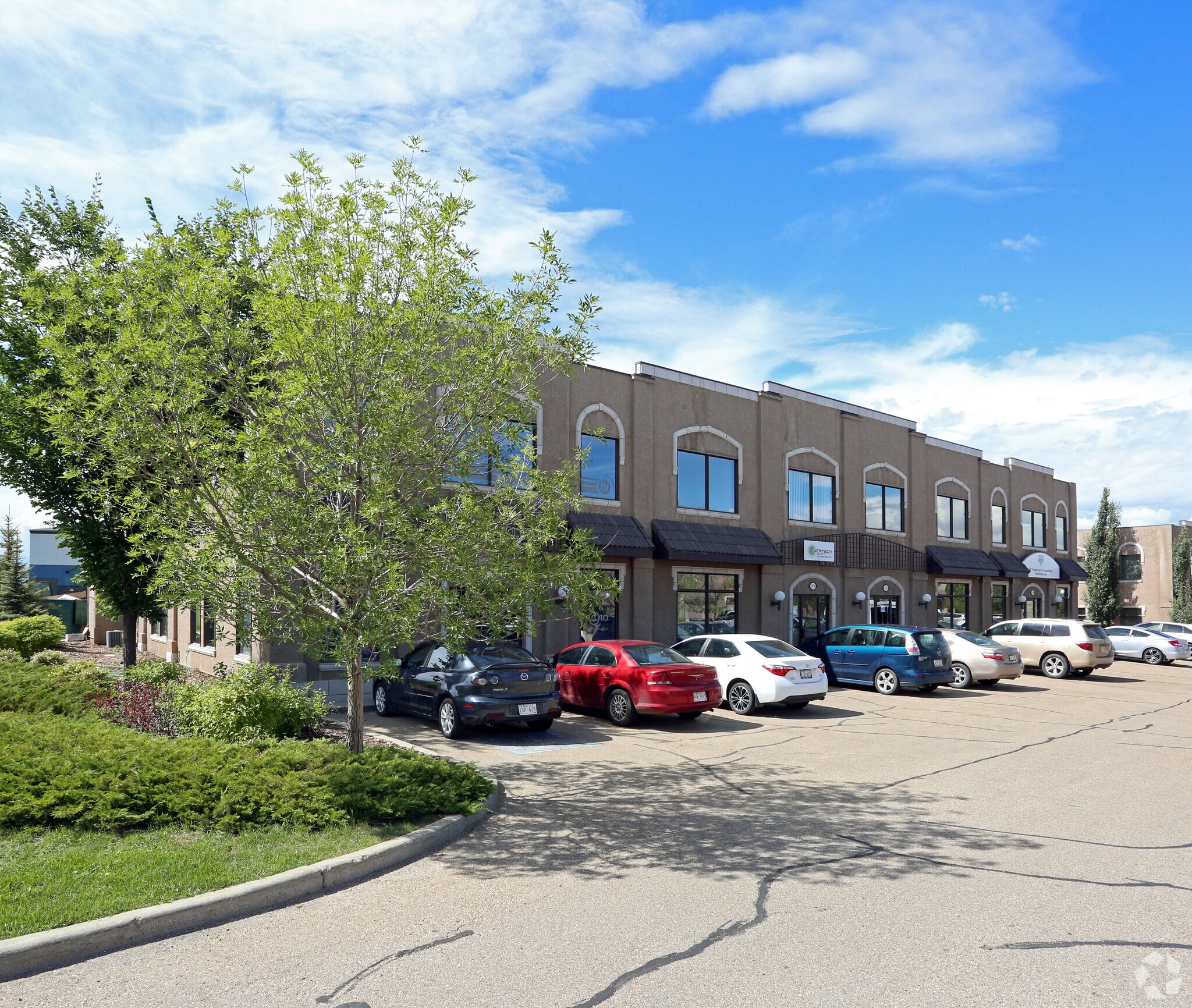 6948-6956 Roper Rd, Edmonton, AB for sale Primary Photo- Image 1 of 1