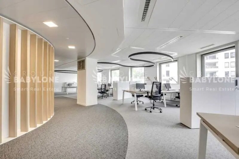 Bureau dans Courbevoie à louer - Photo du bâtiment - Image 2 de 13