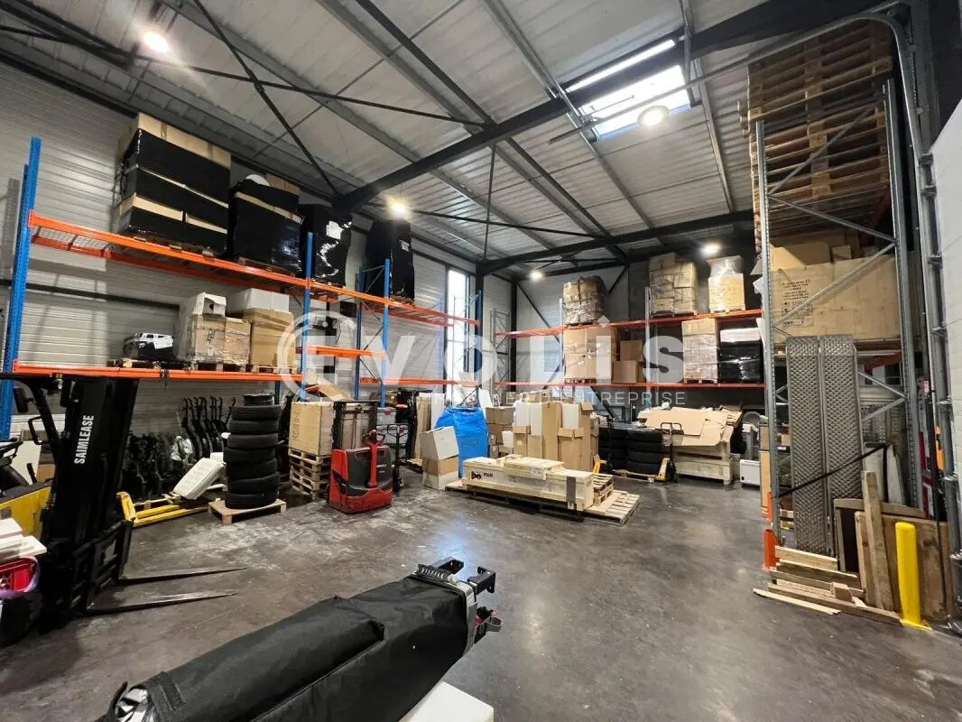 Office in Colombier-Saugnieu for lease Interior Photo- Image 1 of 13