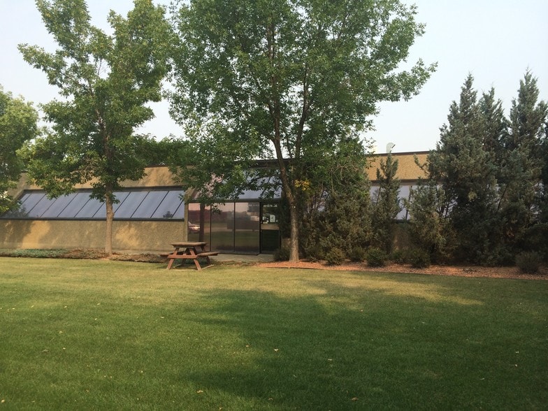 4010 76th Ave NW, Edmonton, AB for sale - Building Photo - Image 2 of 2