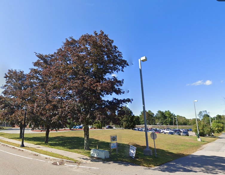 134 Main St, Norfolk, MA à louer - Photo du bâtiment - Image 2 de 5