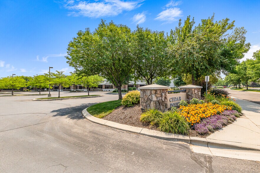 2078 S Silverstone Way, Meridian, ID à louer - Photo du bâtiment - Image 2 de 6