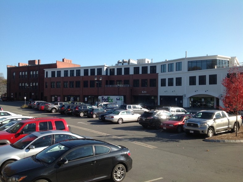 123 Pleasant St, Marblehead, MA à louer - Photo principale - Image 1 de 11